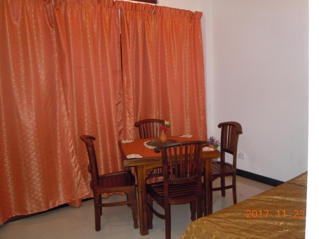 Jmf Hotel Негомбо Екстер'єр фото