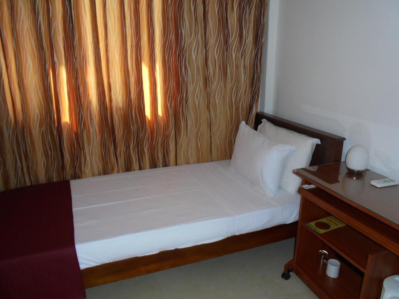 Jmf Hotel Негомбо Екстер'єр фото
