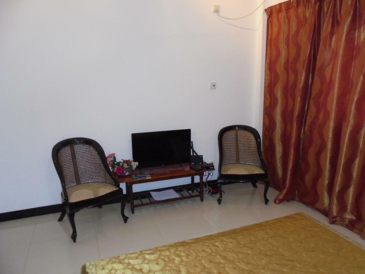 Jmf Hotel Негомбо Екстер'єр фото
