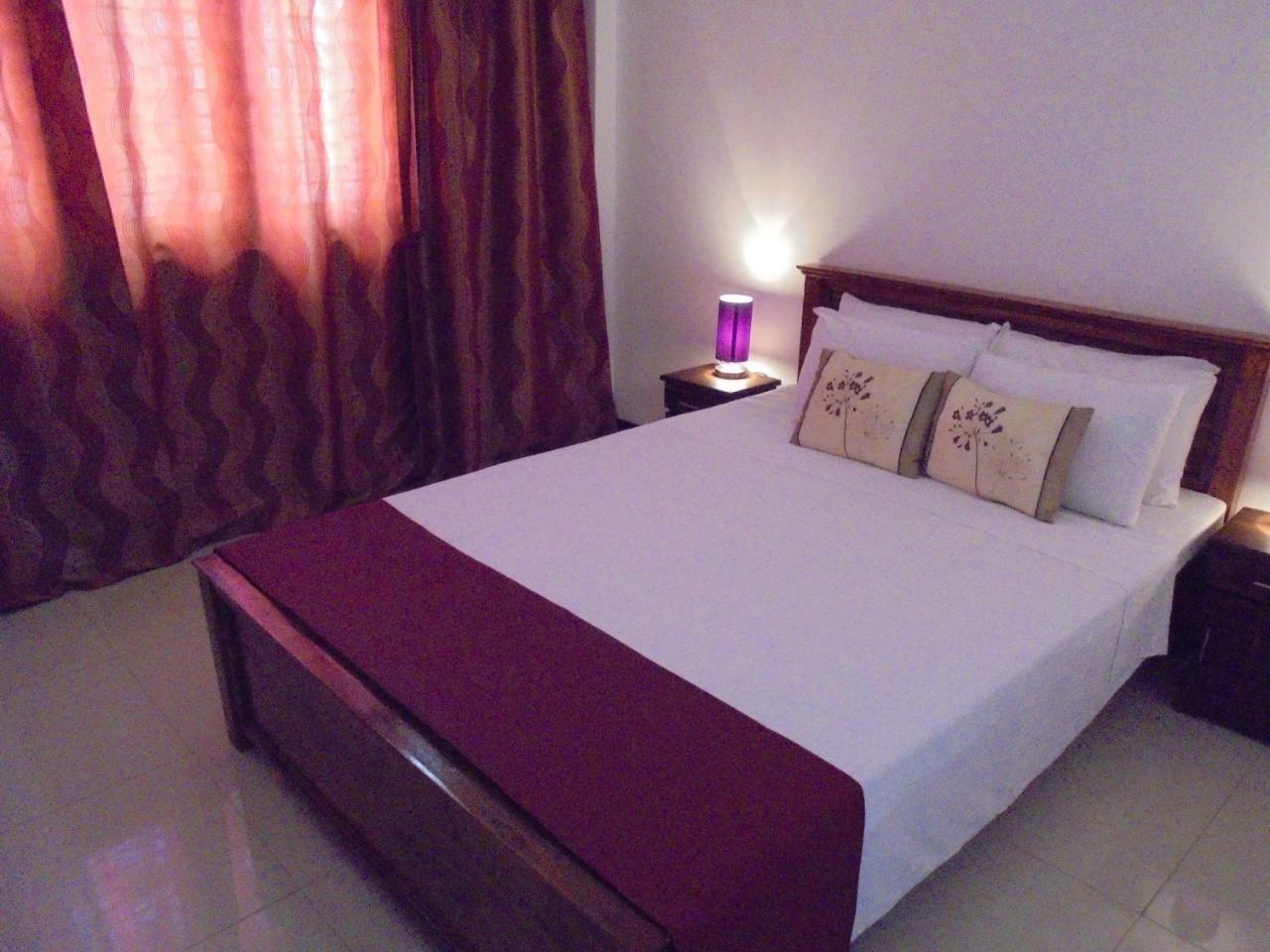 Jmf Hotel Негомбо Екстер'єр фото